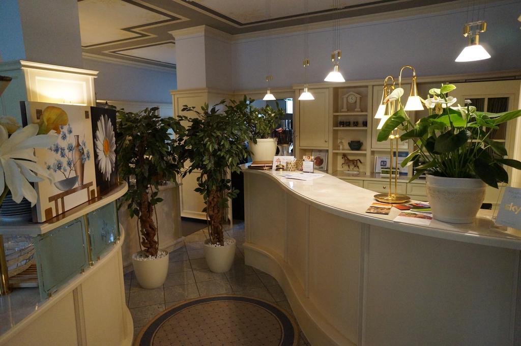 Hotel Burghof Хоф Екстериор снимка