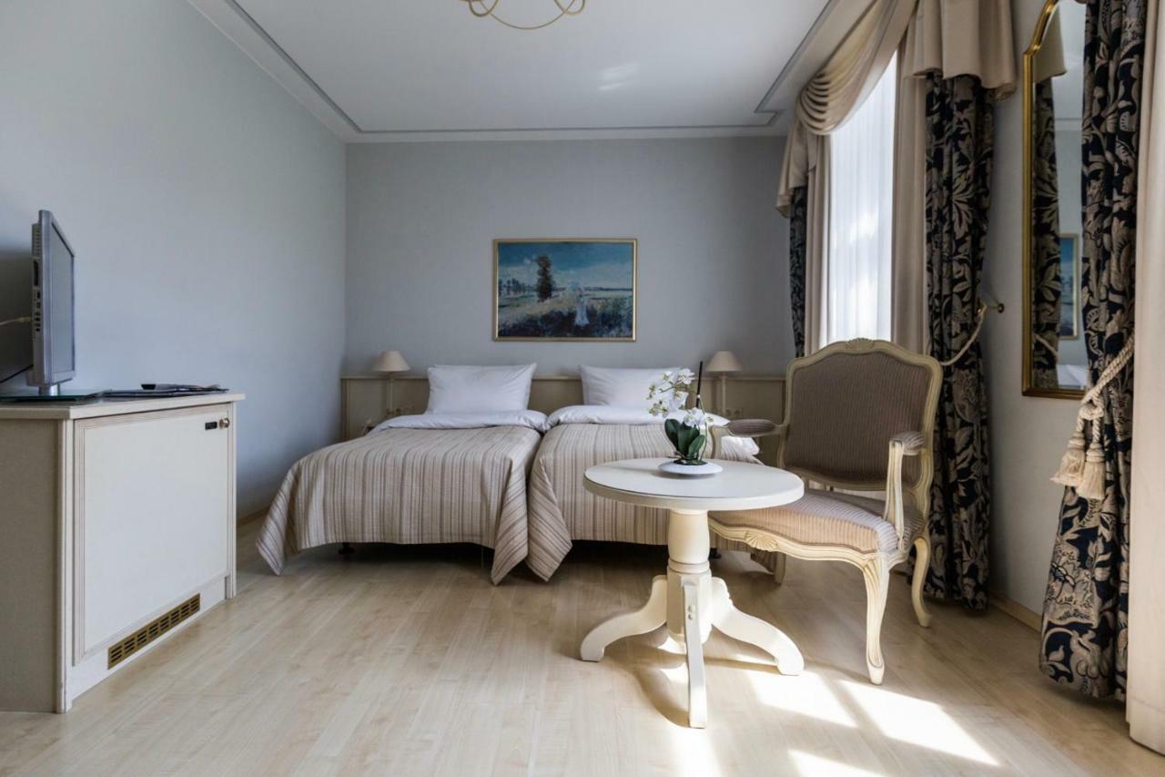 Hotel Burghof Хоф Екстериор снимка