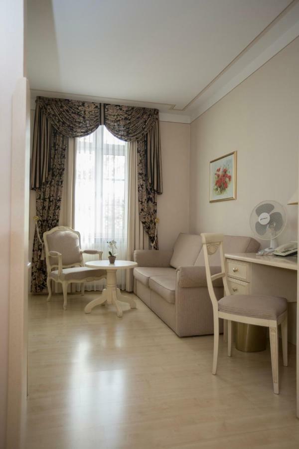 Hotel Burghof Хоф Екстериор снимка