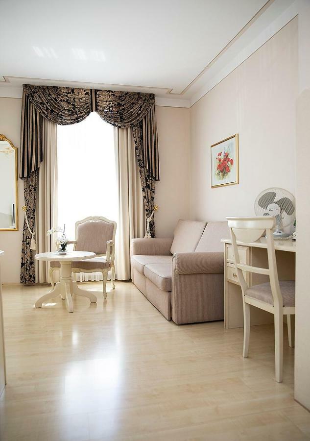 Hotel Burghof Хоф Екстериор снимка