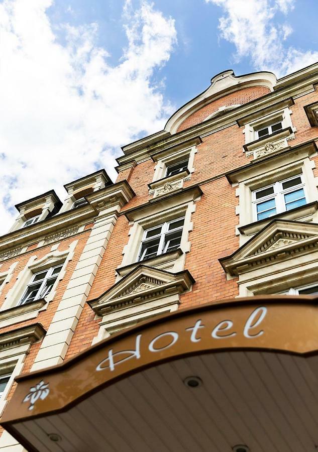 Hotel Burghof Хоф Екстериор снимка